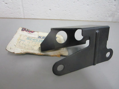 NEW OEM 824930 3 Mercury Quicksilver Bracket 0820
