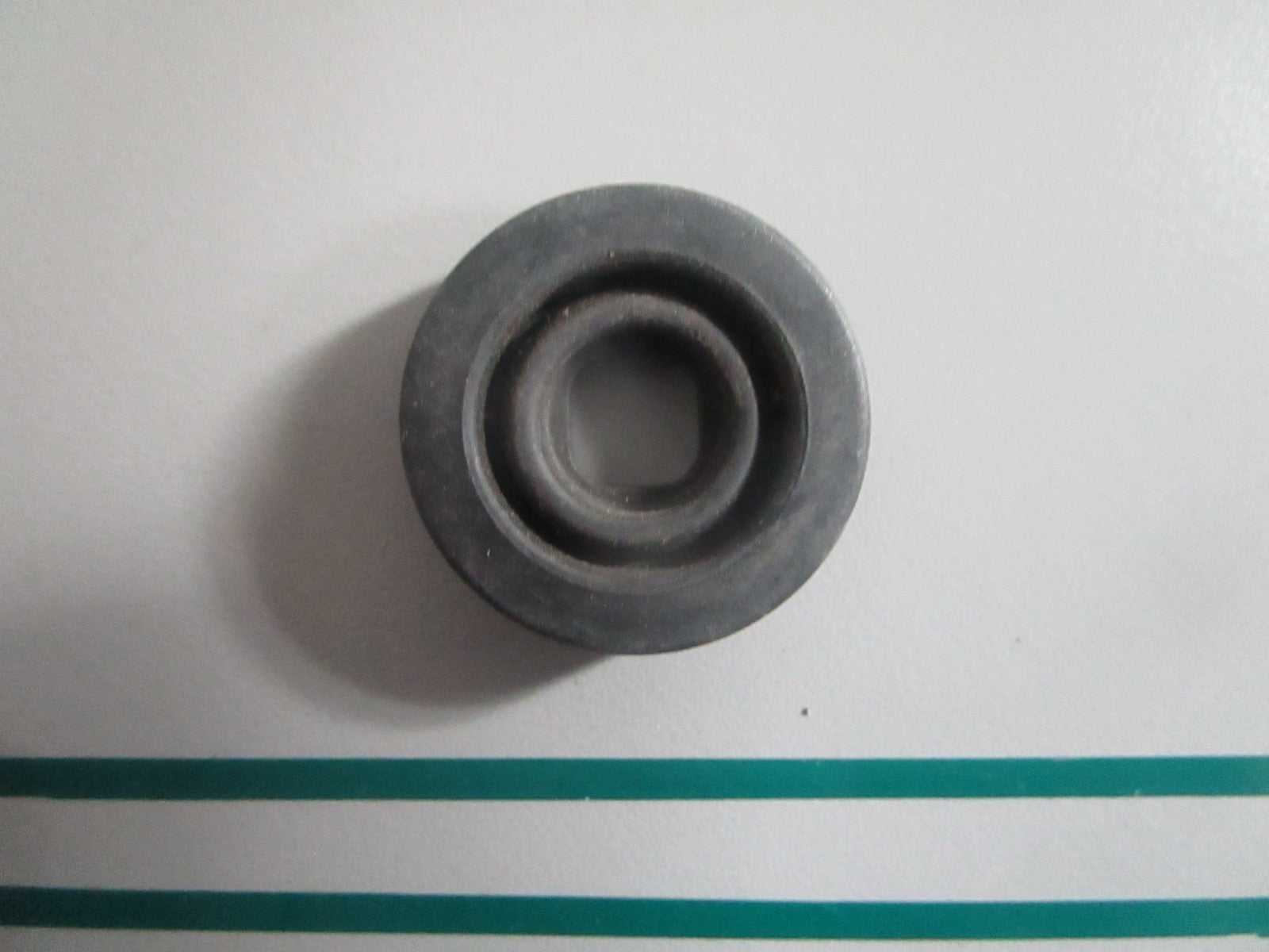 NEW OEM 204457 0204457 OMC Johnson Evinrude Grommet 0820