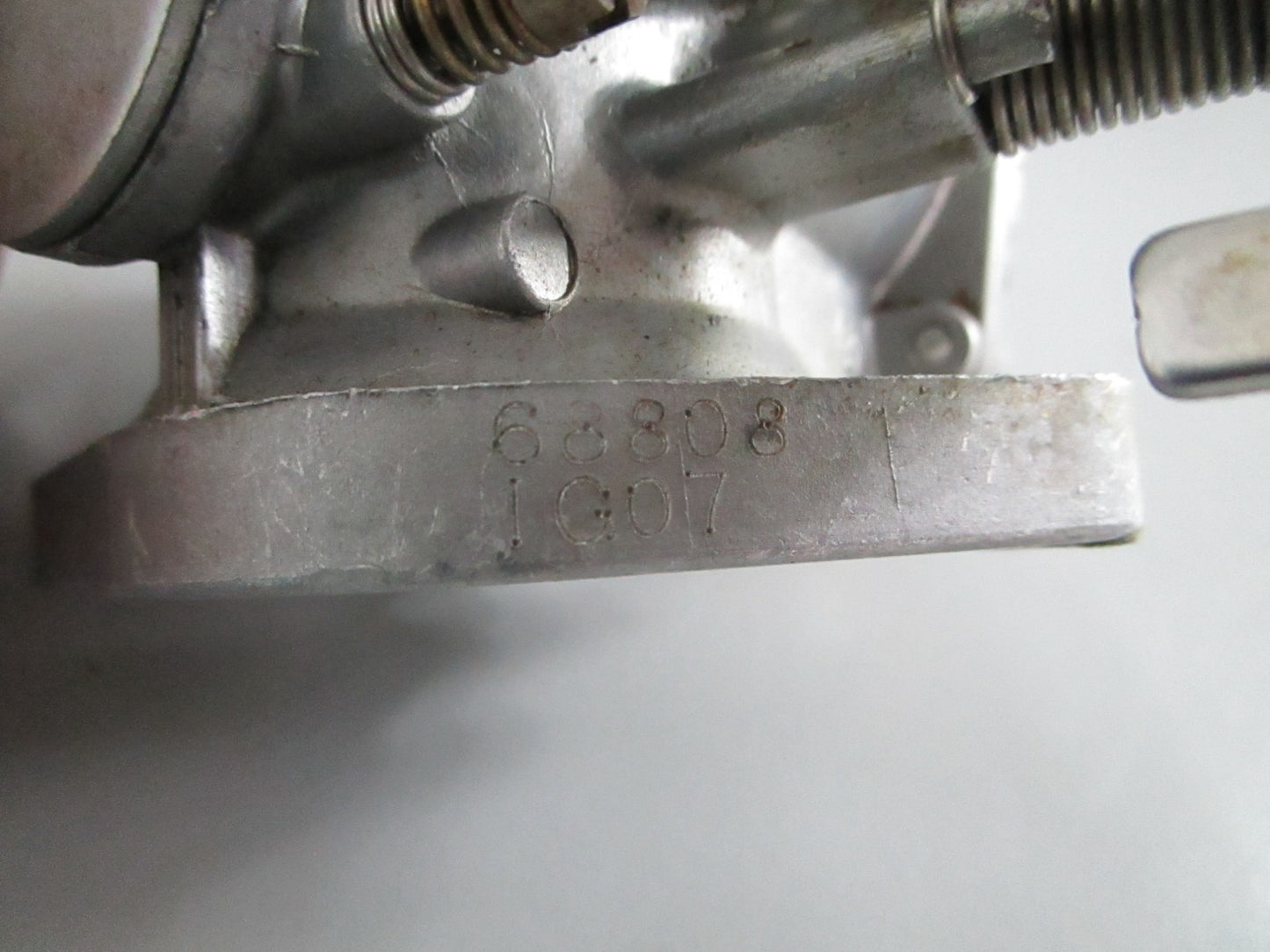 NEW OEM 688-14301-08-00 Yamaha Carburetor Assy 0820