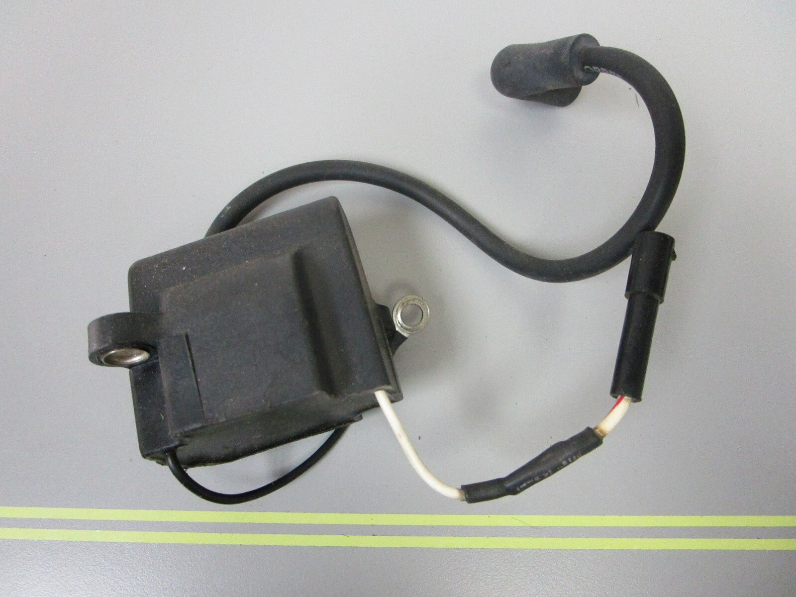 *NEW OEM* 0720 Mercury Force Chrysler Quicksilver Ignition Coil F615475