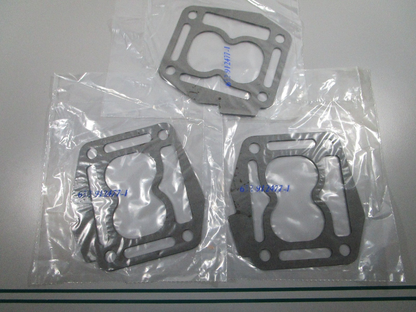 NEW OEM (LOT OF 3) 912477 0912477 OMC Johnson Evinrude Gasket 0810