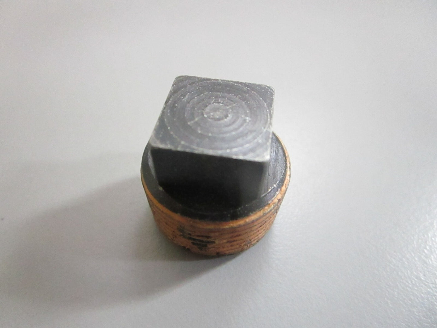 *NEW OEM* 0820 Volvo Penta Plug 982121