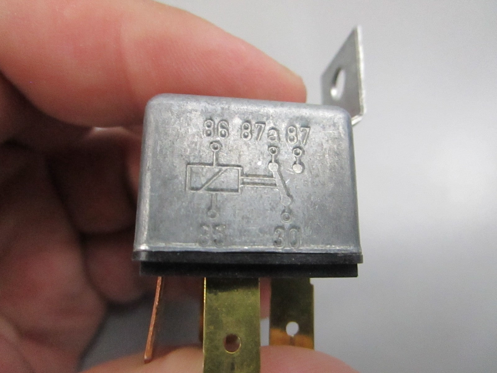 NEW OEM 876040 Volvo Penta Relay 0810