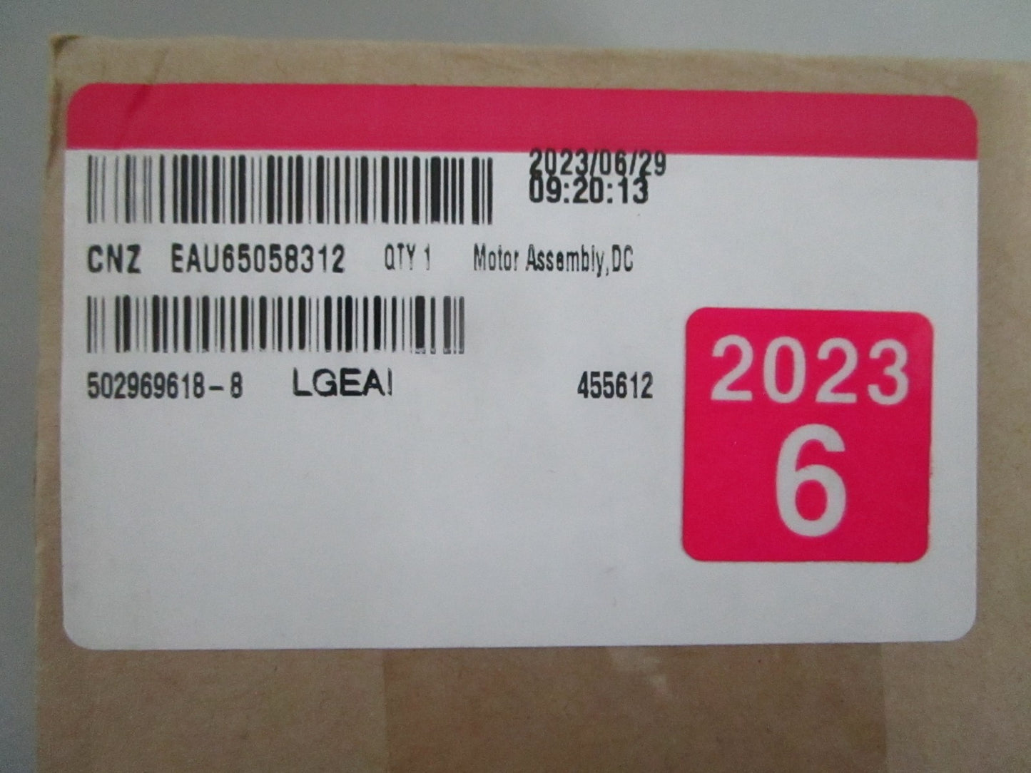 *NEW OEM* 0820 LG Refrigerator Evaporator Fan Motor EAU65058312