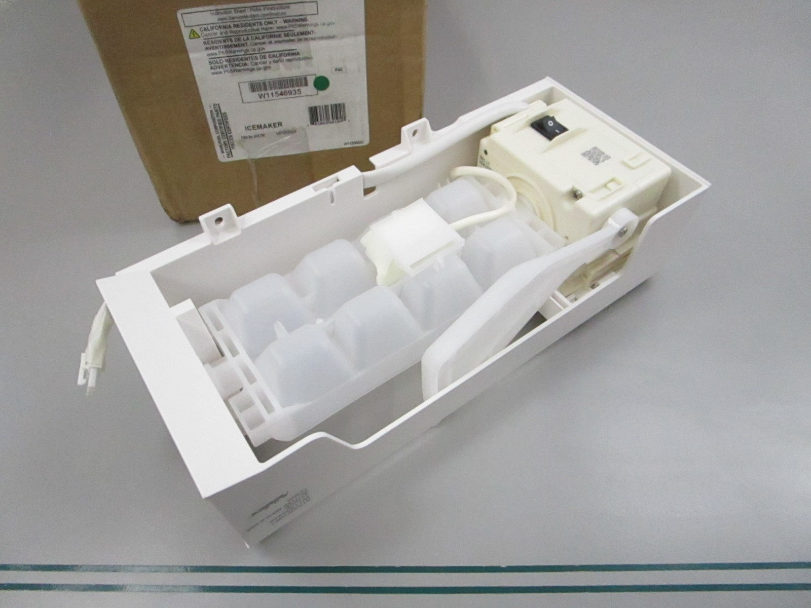 NEW OEM W11546935 Whirlpool Ice Maker 0810