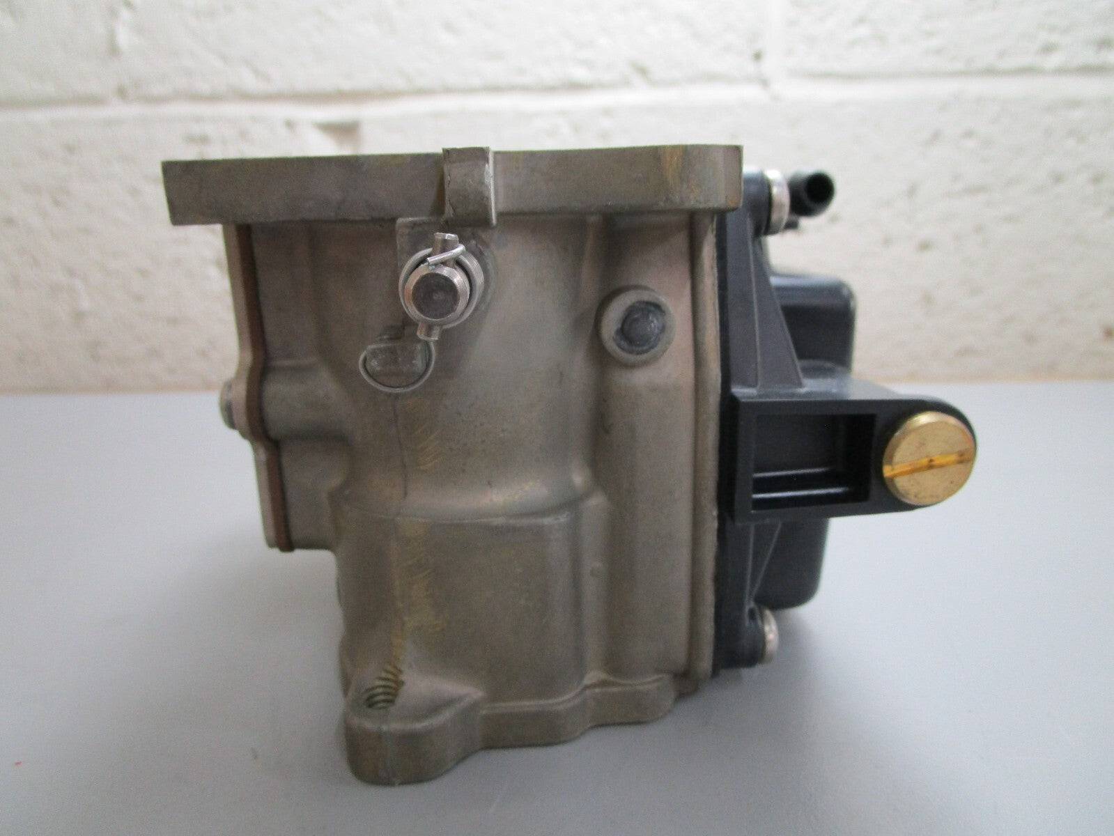 *NEW OEM* 0820 OMC Johnson Evinrude Carburetor Ay 433808 0433808