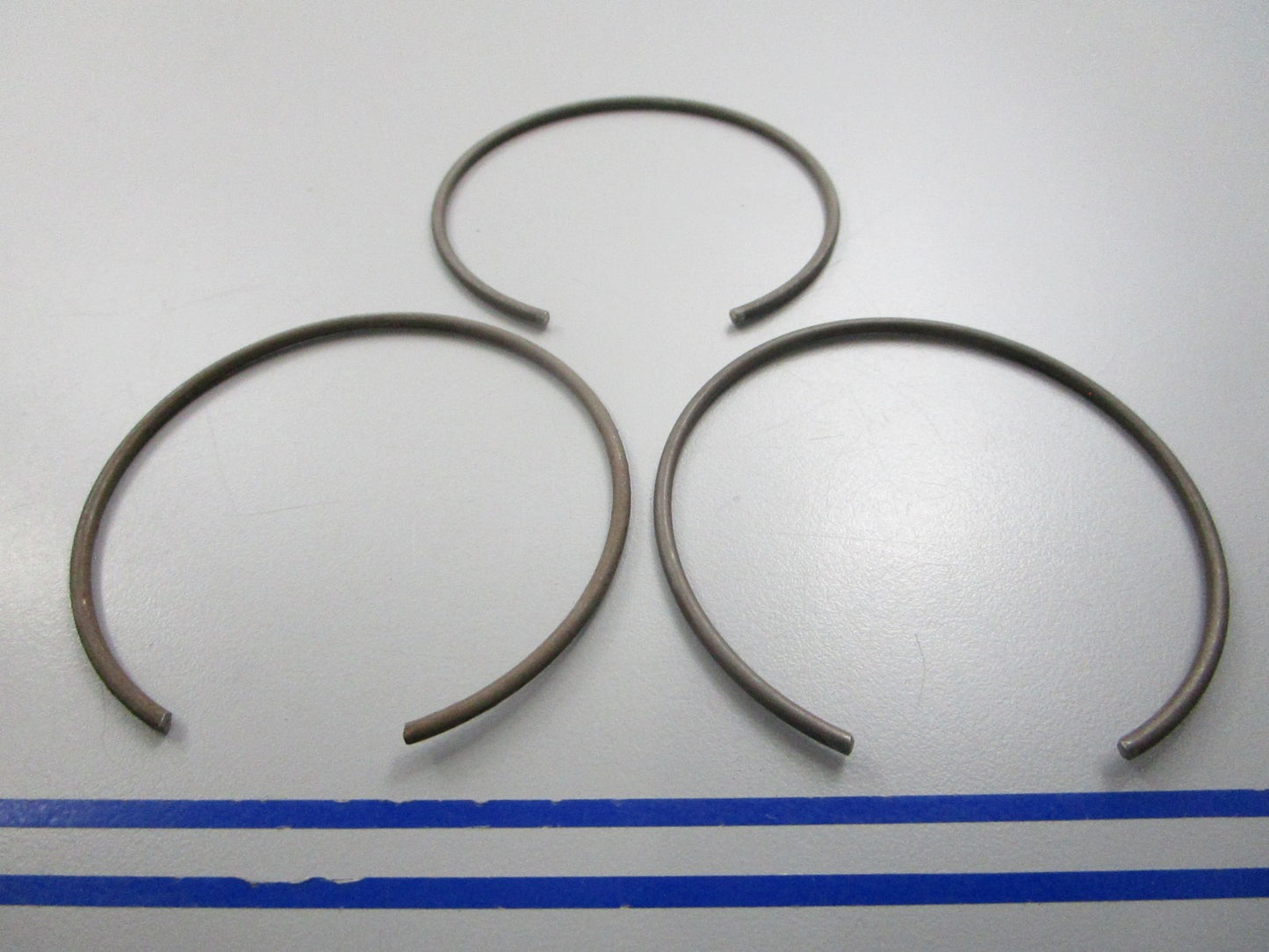 NEW OEM (LOT OF 3) 305558 0305558 OMC Johnson Evinrude Retaining Ring 0810
