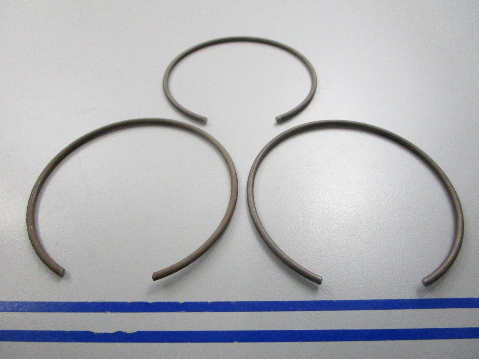 NEW OEM (LOT OF 3) 305558 0305558 OMC Johnson Evinrude Retaining Ring 0810