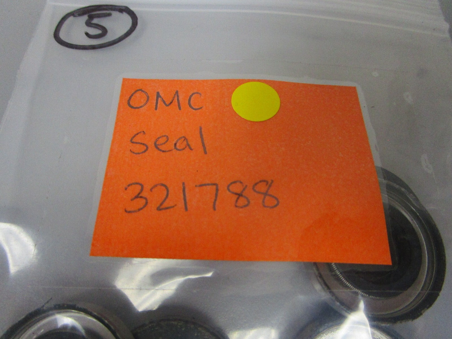 *NEW OEM* 0810 OMC Johnson Evinrude Seal 321788 0321788