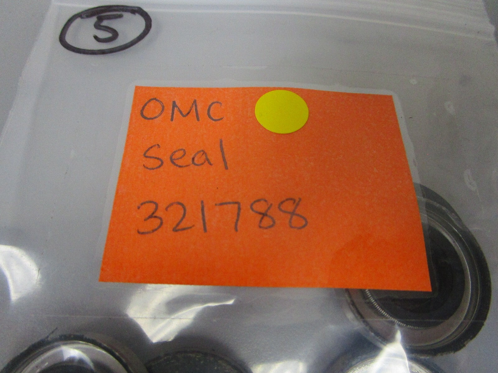 *NEW OEM* 0810 OMC Johnson Evinrude Seal 321788 0321788