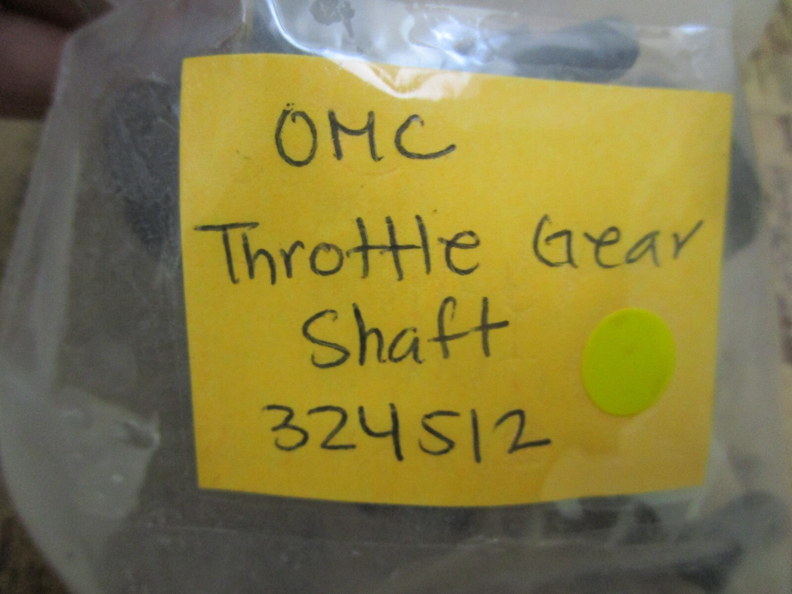 *NEW OEM* 0750 OMC Johnson Evinrude THROTTLE GEAR SHAFT 324512 0324512