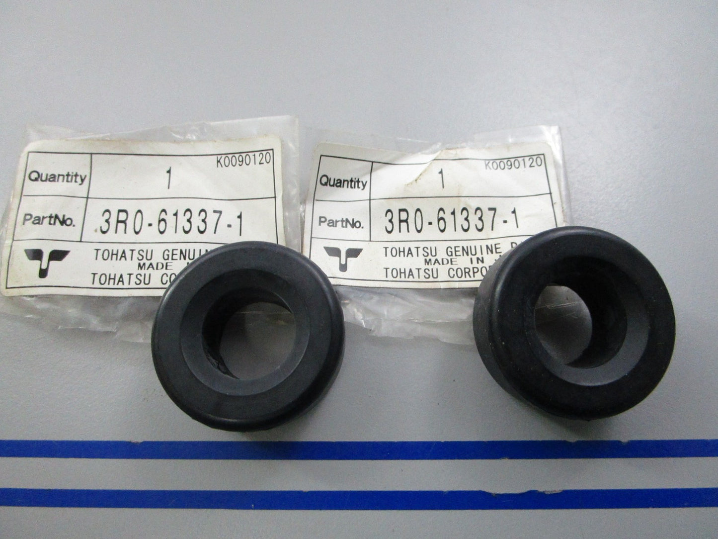 NEW OEM (LOT OF 2) 3R0-61337-1 3R0613371 Tohatsu Upper Rubber Damper 0810