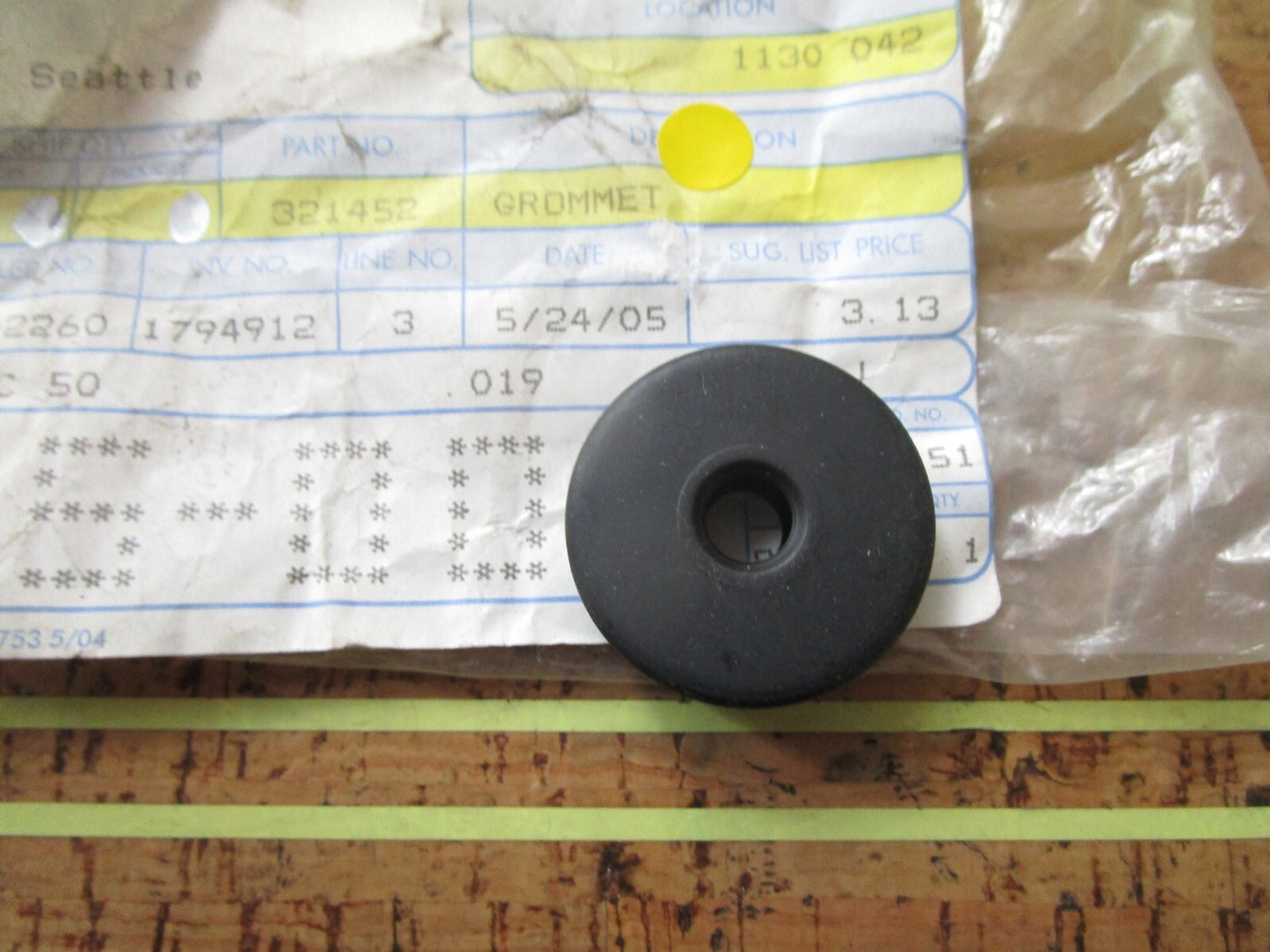 *NEW OEM* 0810 OMC Johnson Evinrude Grommet 321452 0321452