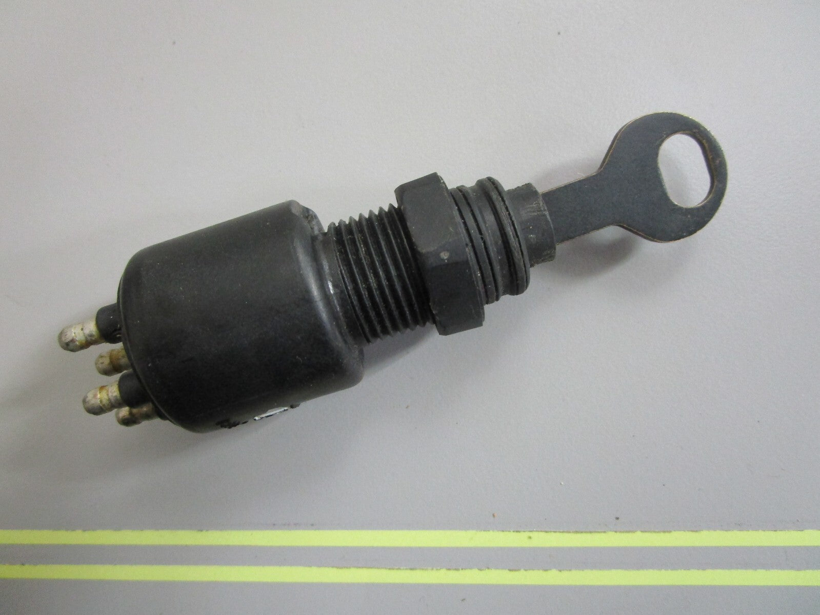 *NEW OEM* 0820 OMC Johnson Evinrude Ignition Switch & Key 5005800