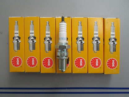 *NEW* (LOT OF 7) 0820 NGK Spark Plug DR7ES