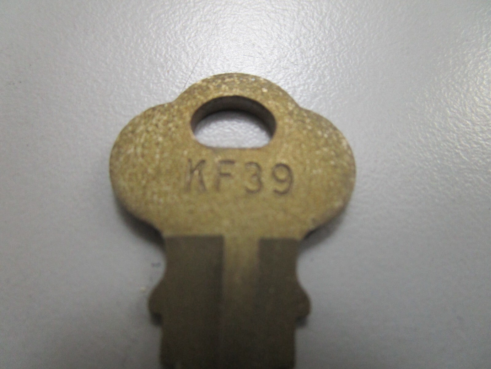*NEW OEM* 0810 OMC Johnson Evinrude Ignition Key KF39 501554 0501554
