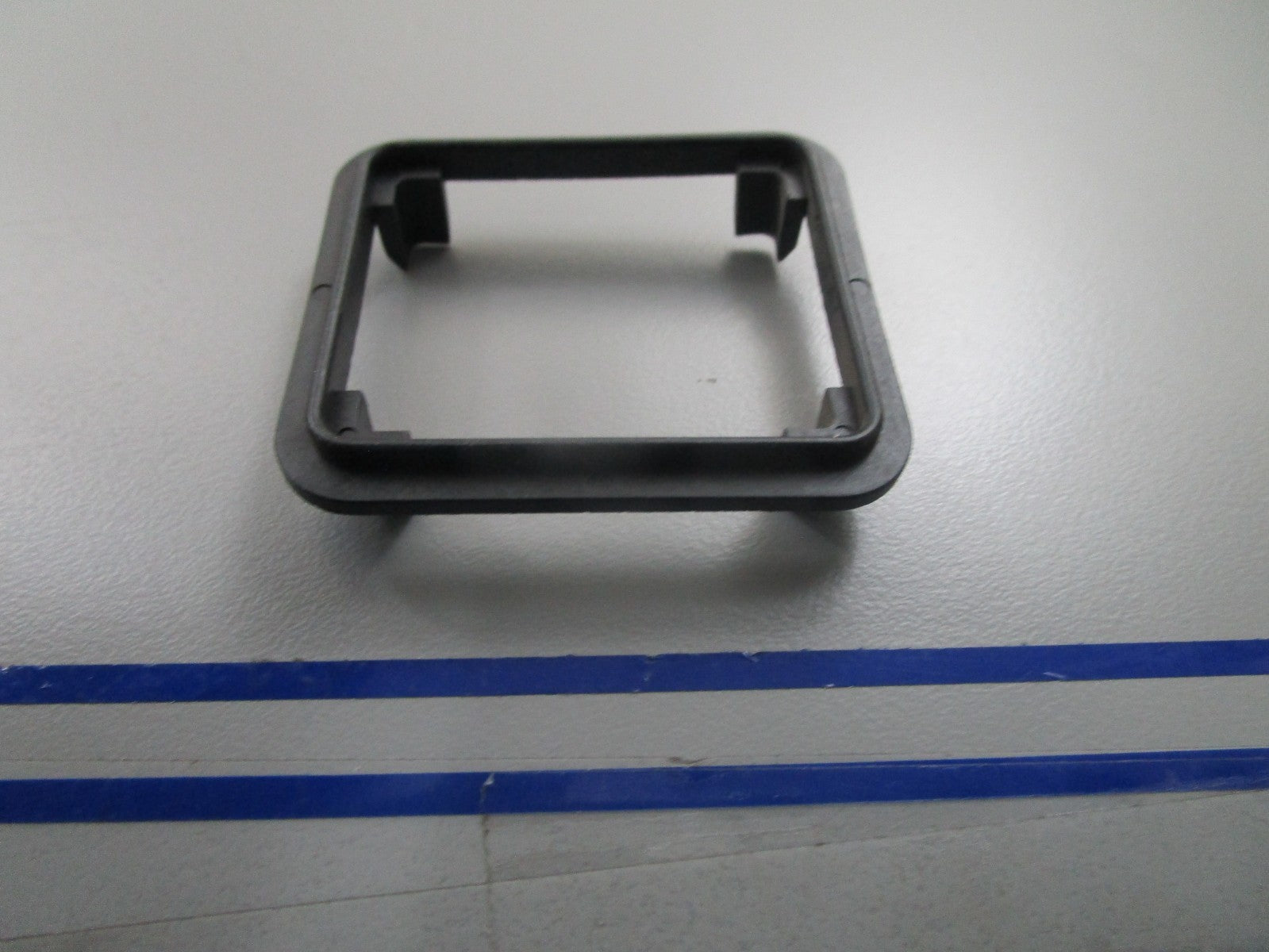 *NEW OEM* 0810 OMC Johnson Evinrude Retainer 336634 0336634