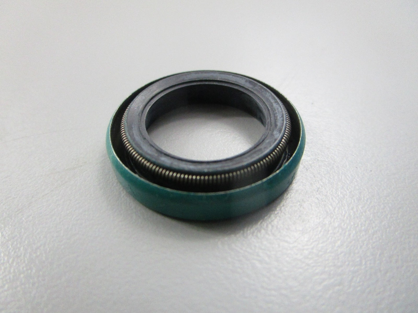 NEW 18-2064 Replaces: OMC 332205 Sierra Oil Seal 0810