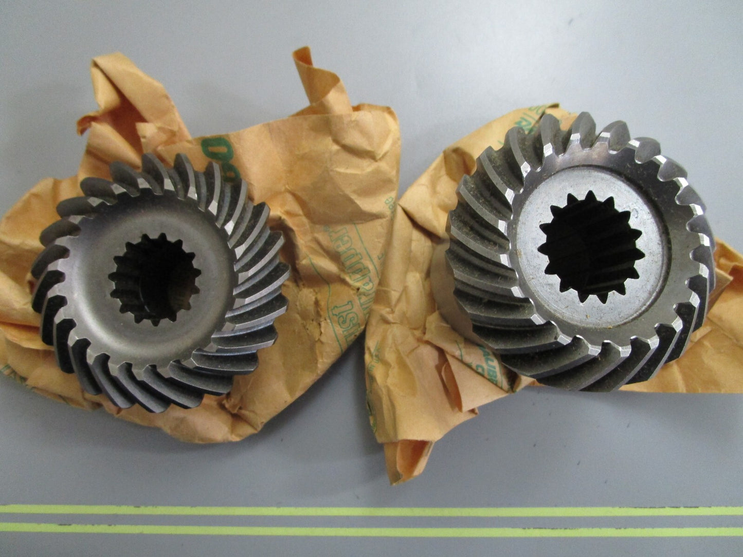 *NEW OEM* 0820 Mercury Quicksilver Spiral Gear Assy 43-36342A 1