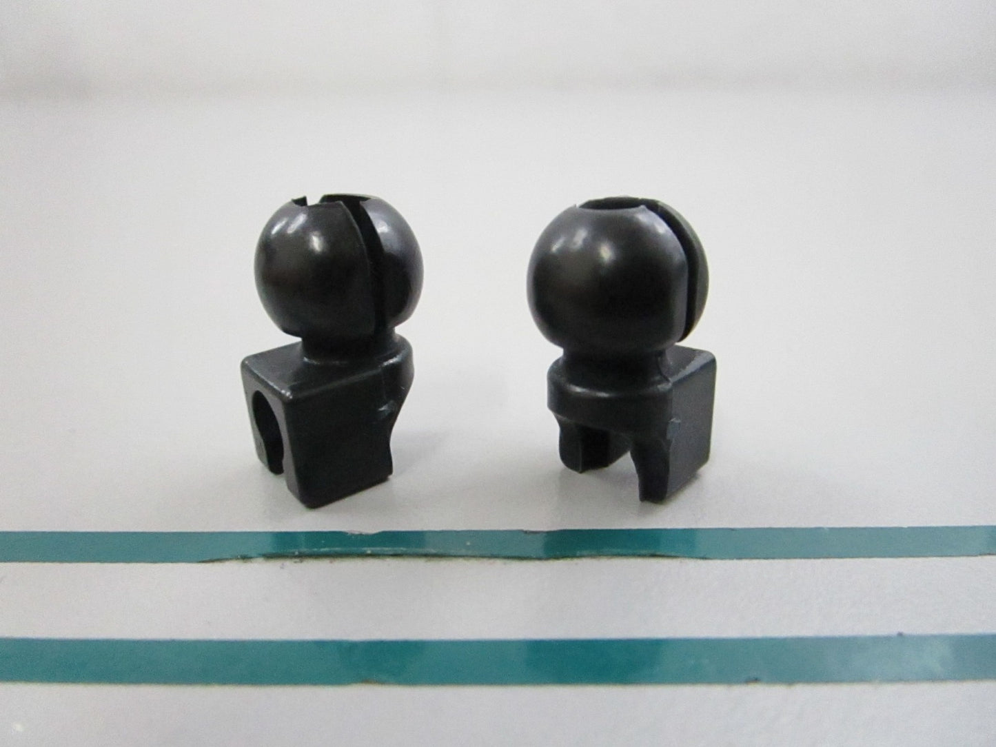 NEW OEM (LOT OF 2) 313703 0313703 OMC Johnson Evinrude Ball Socket 0810