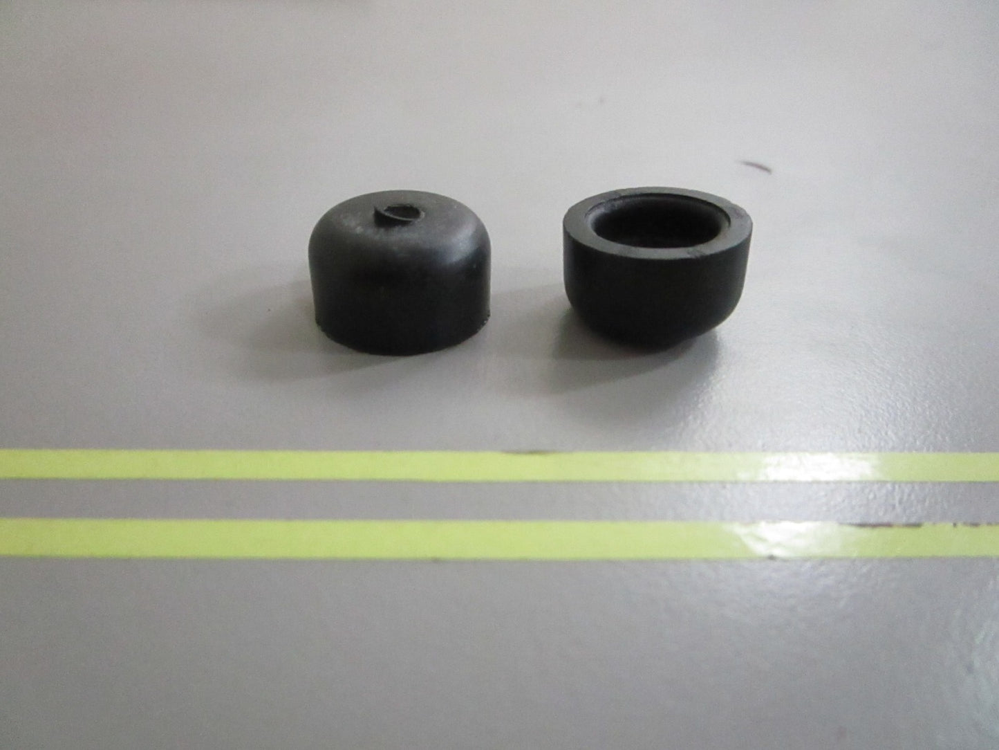 *NEW OEM* (LOT OF 2) 0810 OMC Johnson Evinrude Bumper 311371 0311371