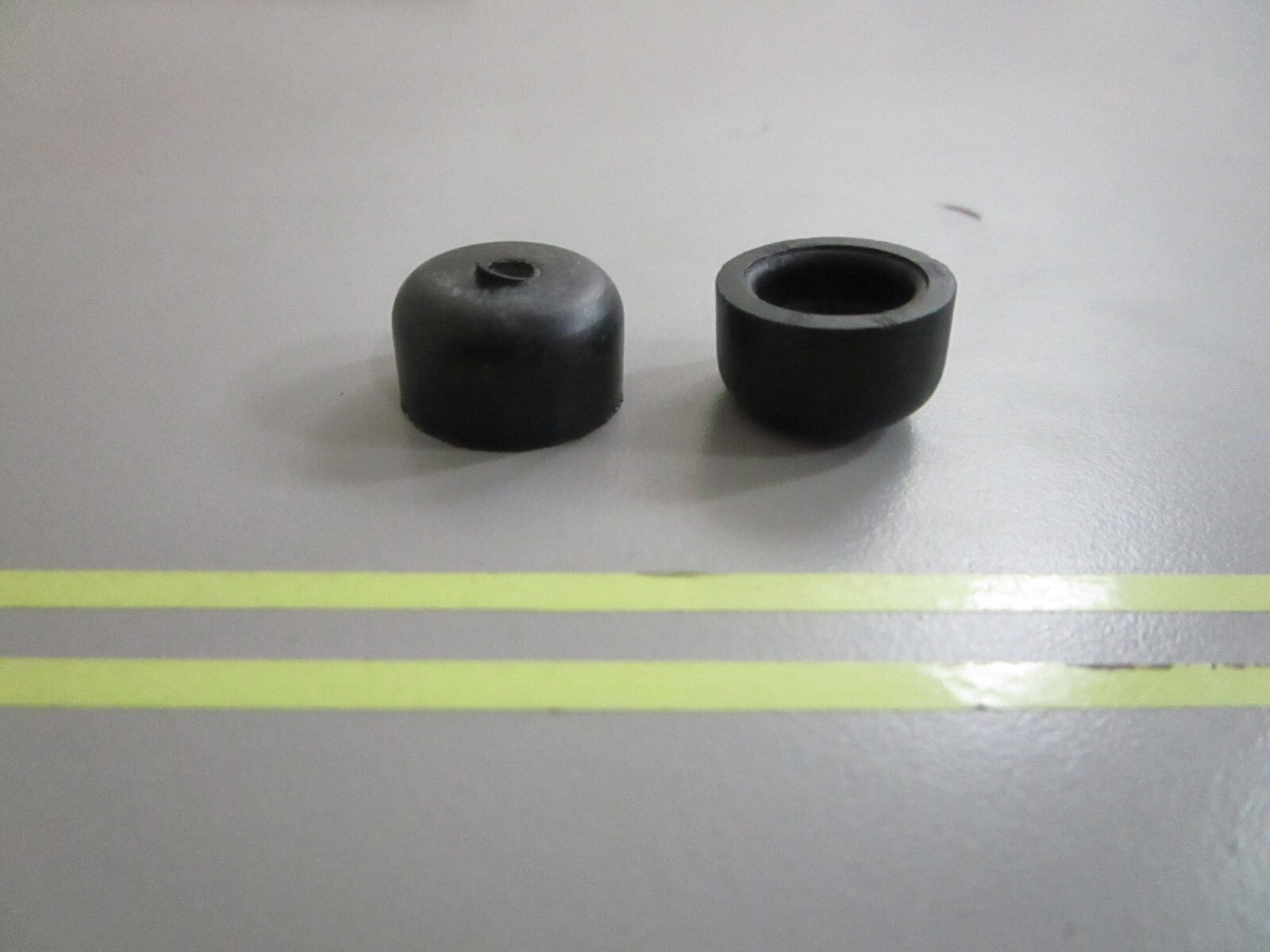 *NEW OEM* (LOT OF 2) 0810 OMC Johnson Evinrude Bumper 311371 0311371