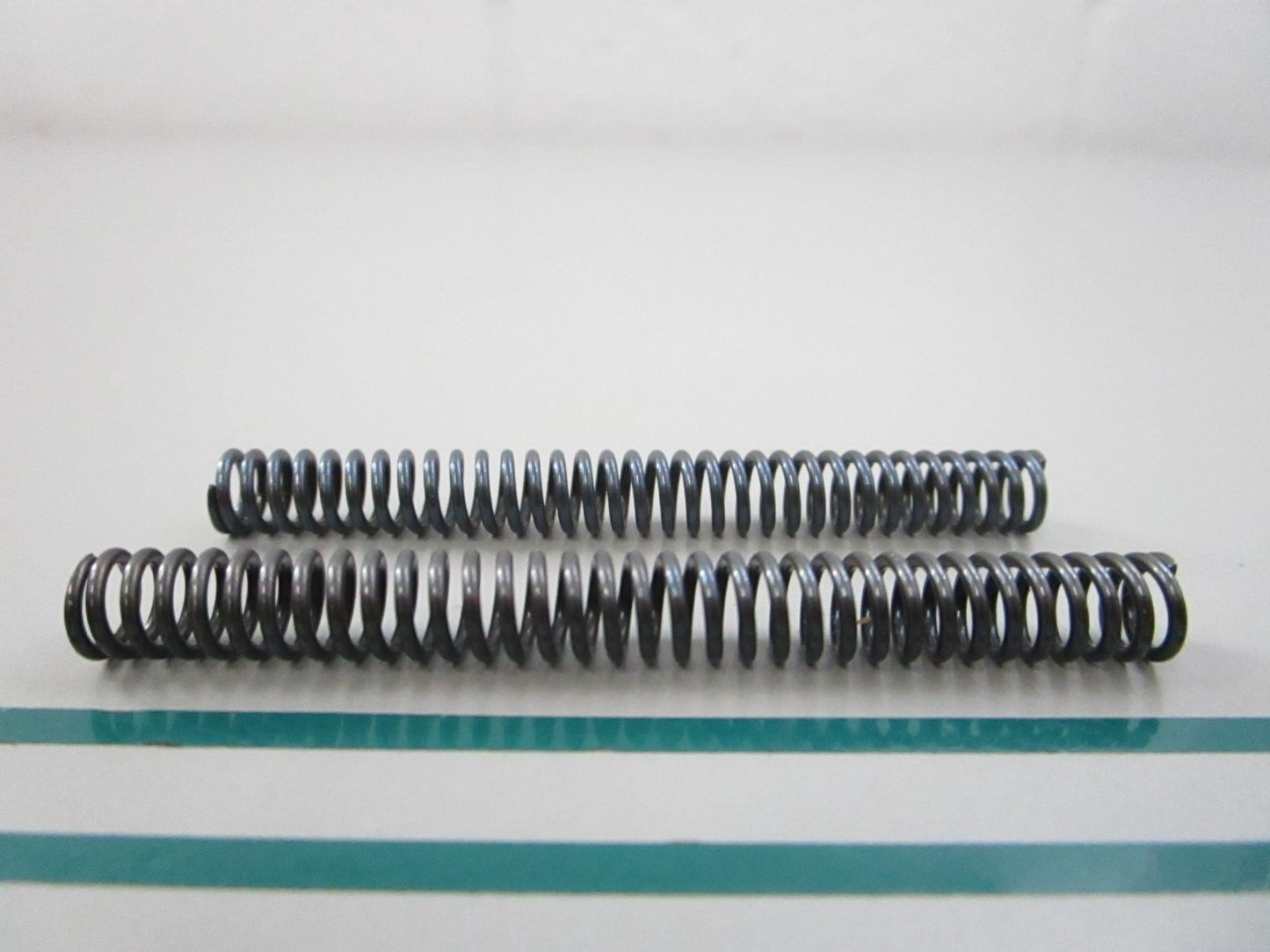 NEW OEM (LOT OF 2) 90501-10065-00 Yamaha Compression Spring 0810