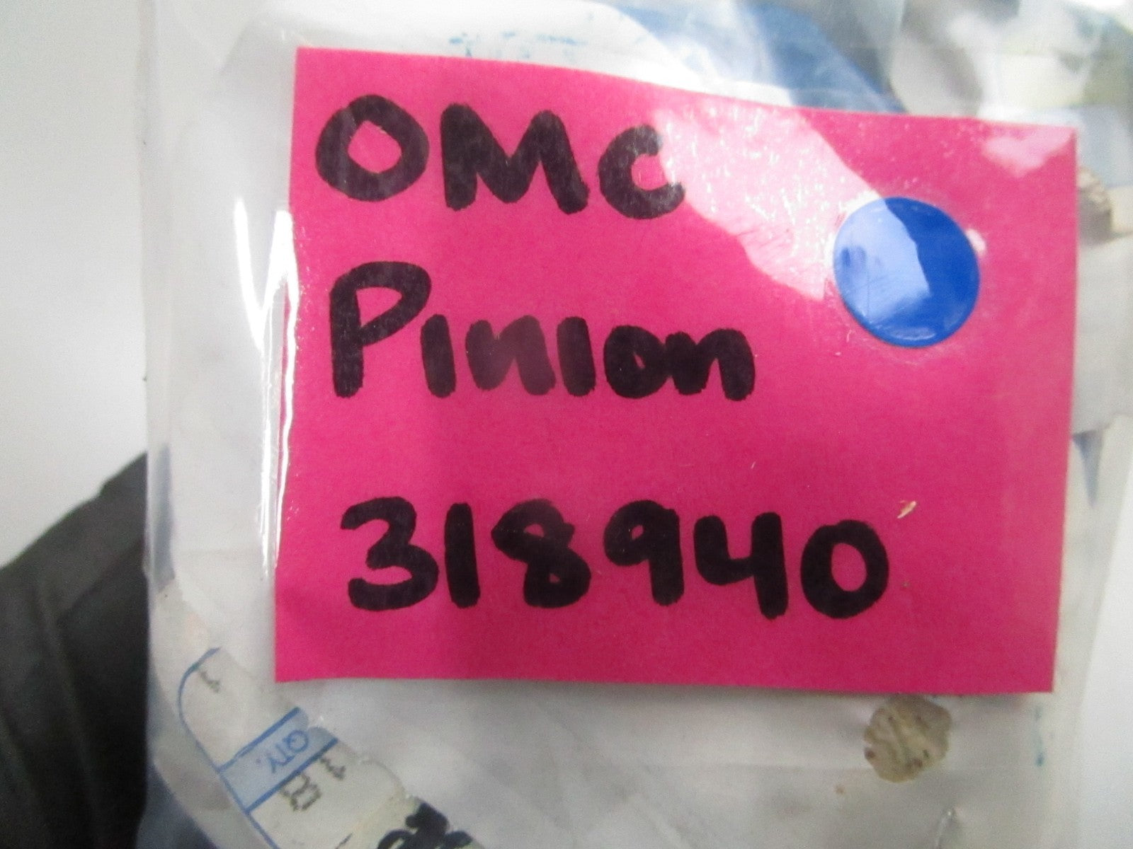 *NEW OEM* 0810 OMC Johnson Evinrude Pinion 318940 0318940