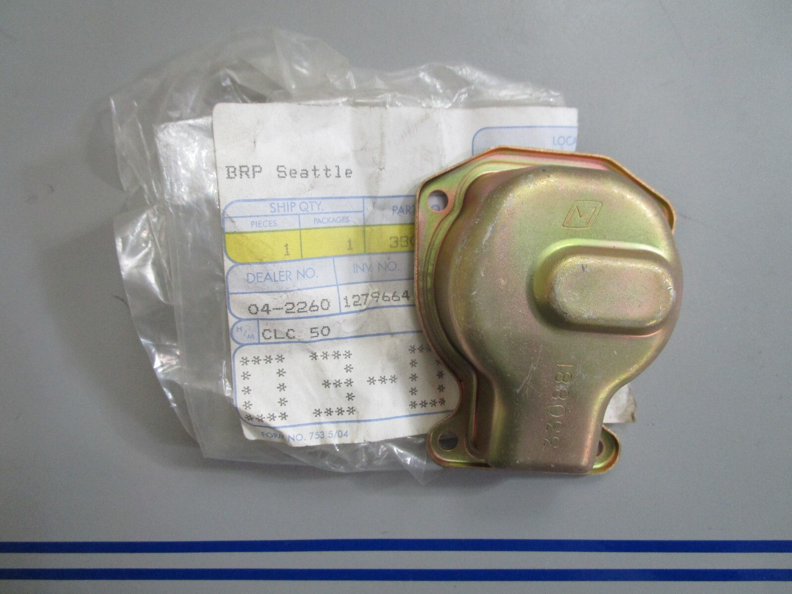 *NEW OEM* 0820 OMC Johnson Evinrude Float Chamber 330881 0330881