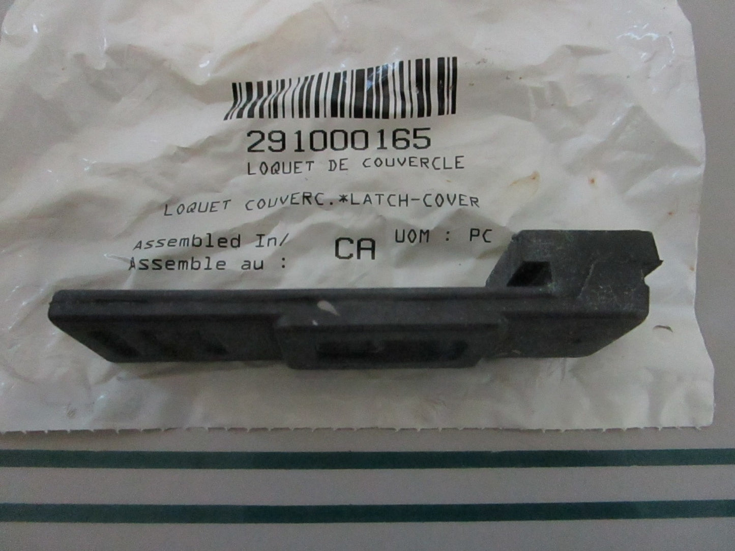 NEW 291000165 Sea-Doo Cover Latch 0810