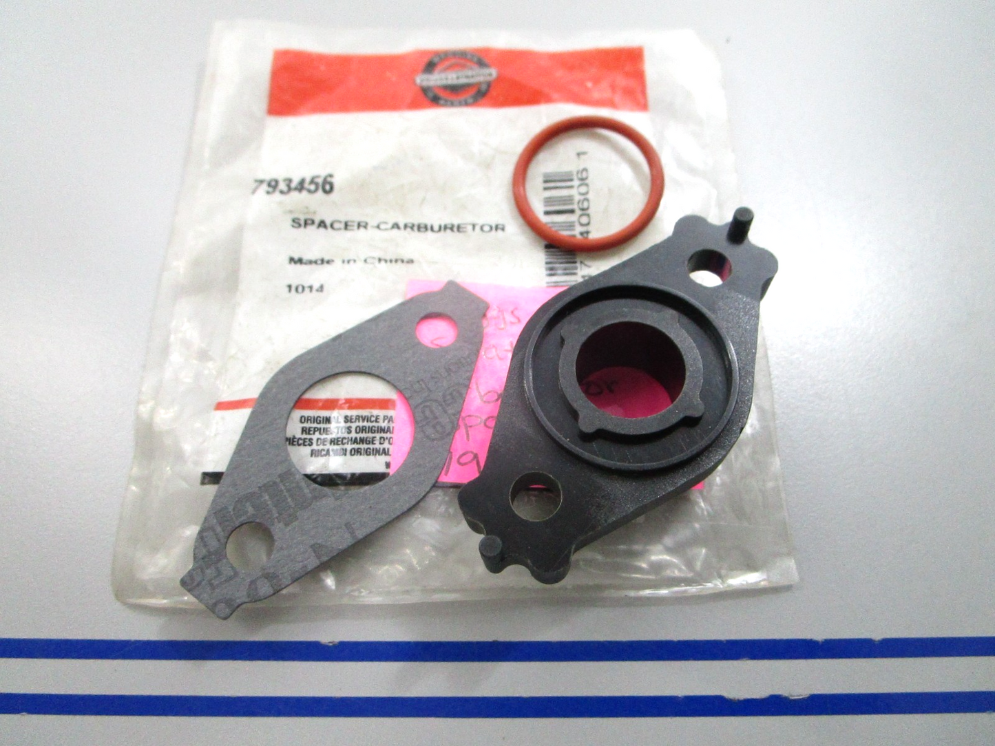 *NEW OEM* 0810 Briggs & Stratton Carburetor Spacer 793456