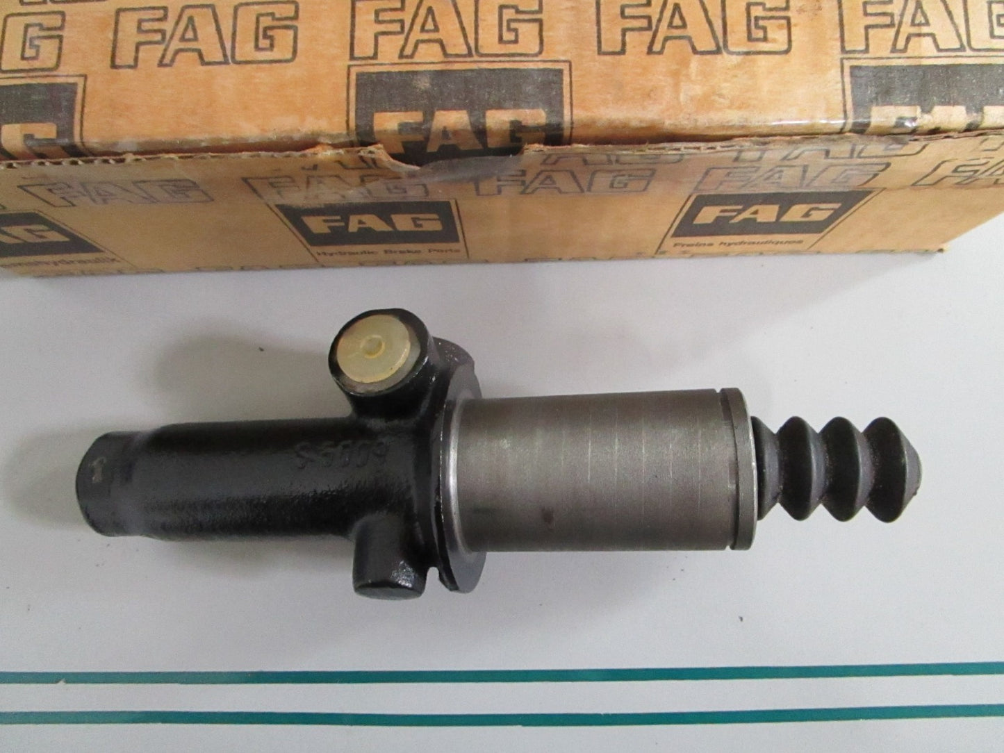 NEW OEM 0002955206 Mercedes-Benz FAG Master Cylinder 0820