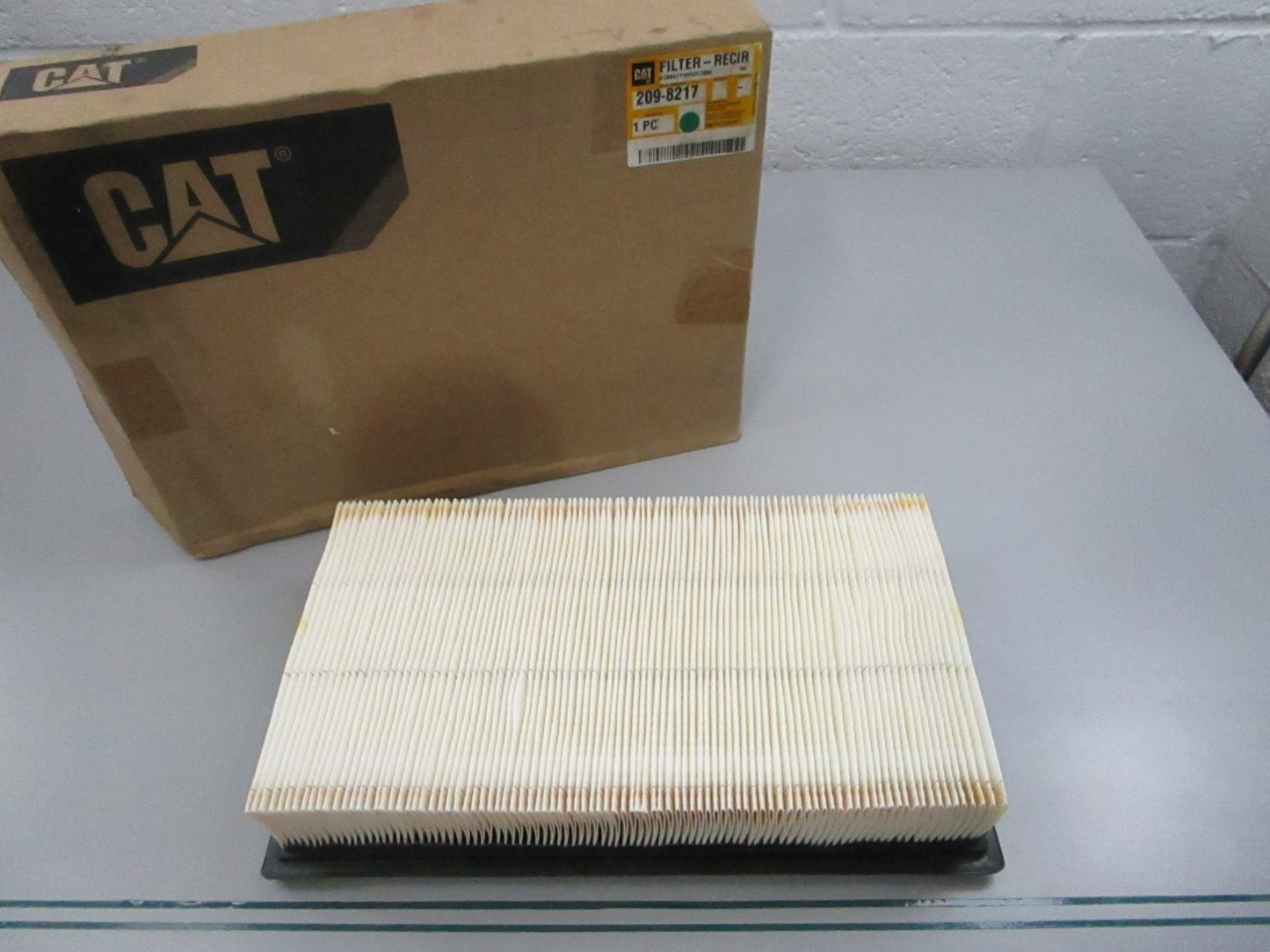 CAT NEW OEM Cab Air Filter 209-8217 Std Efficiency D6K D7E D8T D9T NOS 0810
