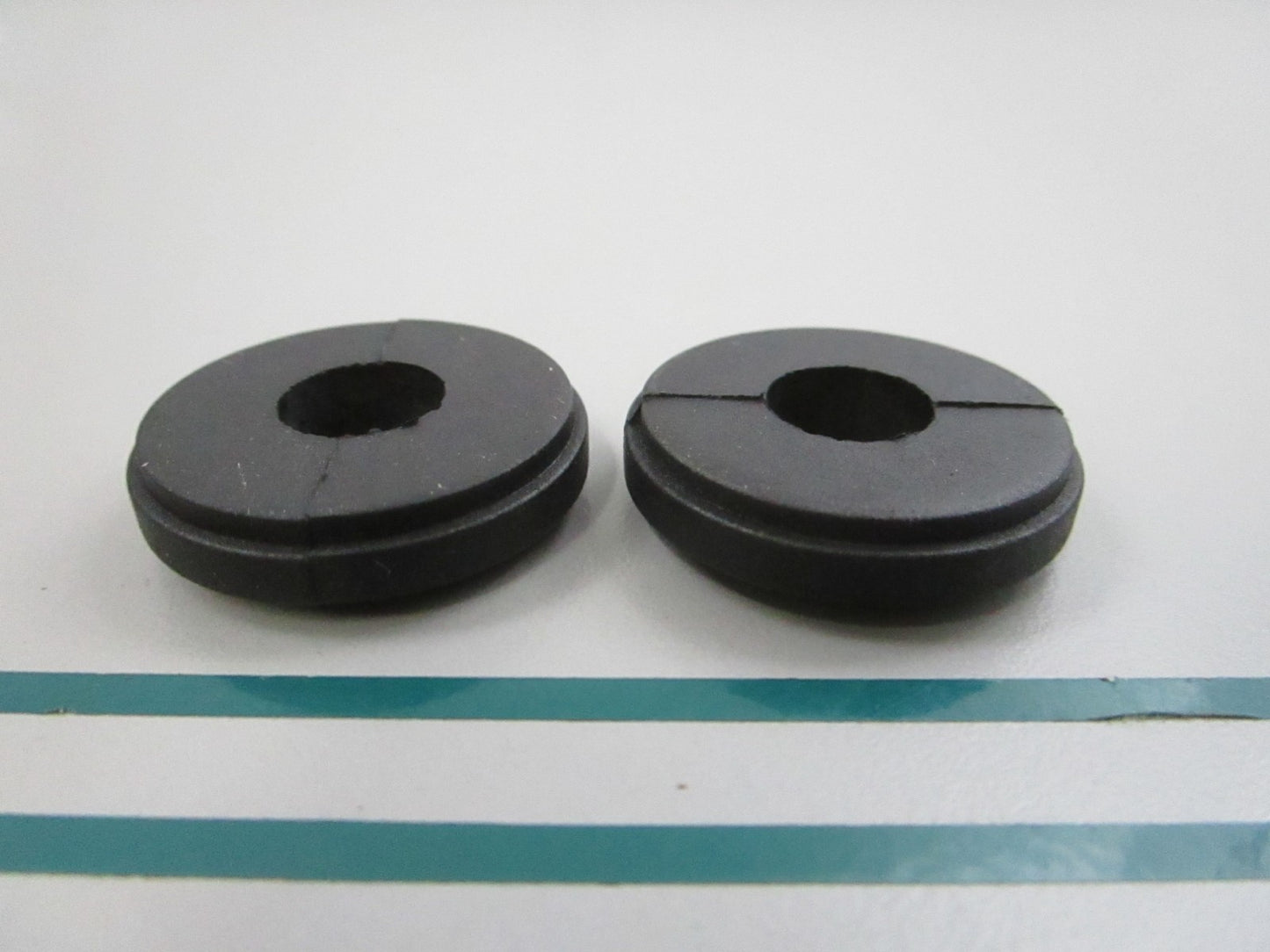 NEW OEM (LOT OF 2) 403877 Volvo Penta Rubber Bushing 0810