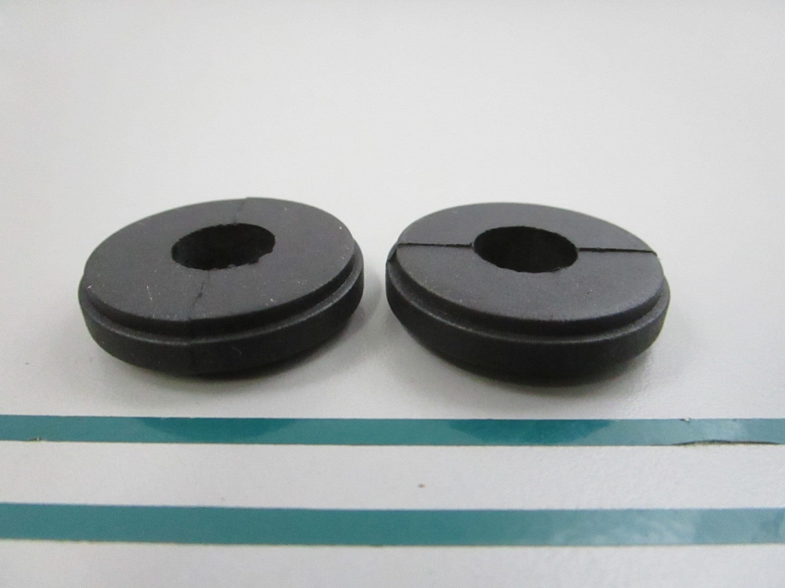 NEW OEM (LOT OF 2) 403877 Volvo Penta Rubber Bushing 0810