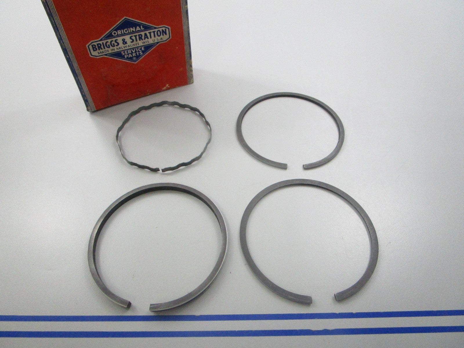 NEW OEM 299090 Briggs & Stratton (.010) Piston Ring Set 0810