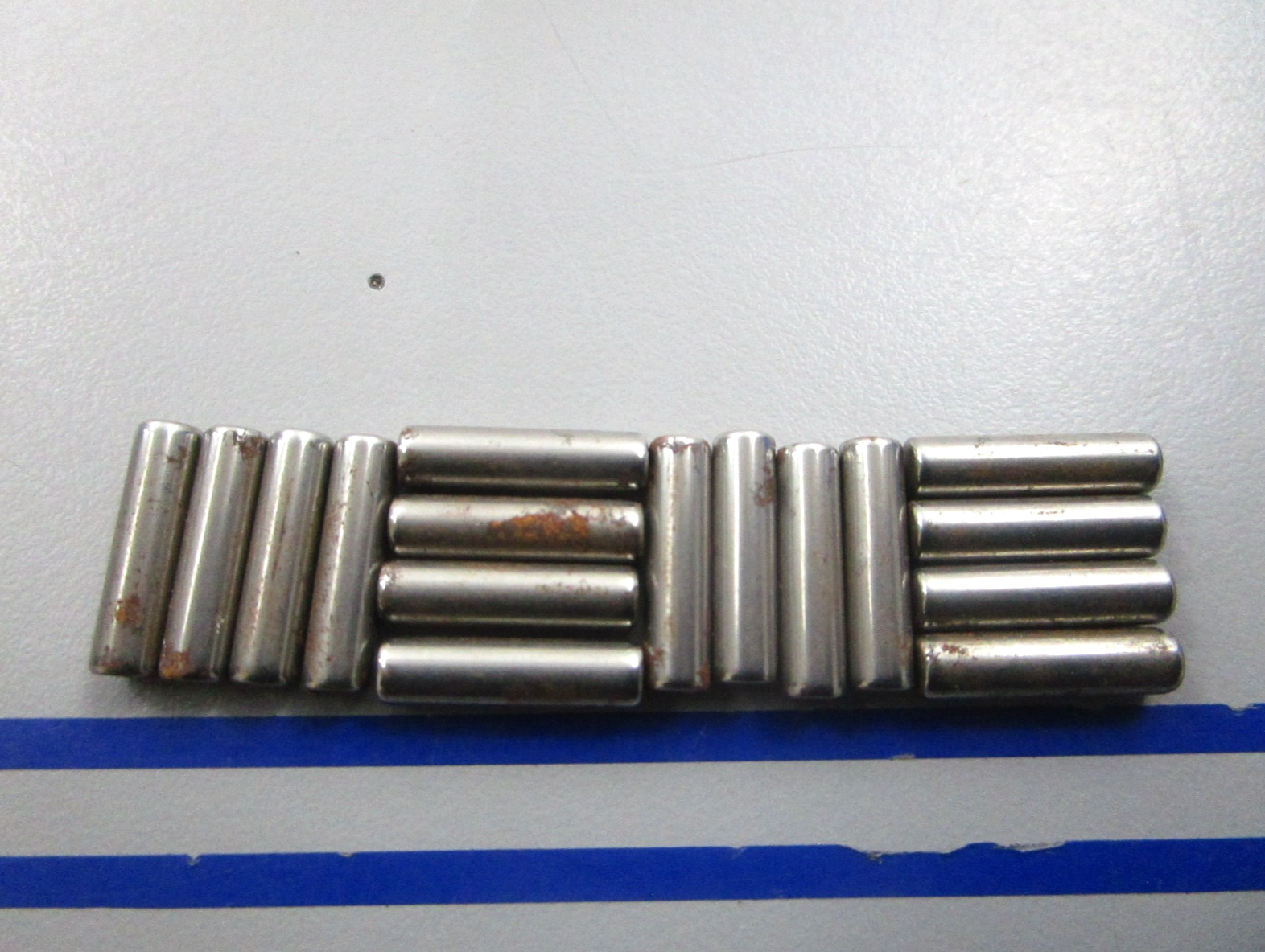 NEW OEM (LOT OF 16) 386535 0386535 OMC Johnson Evinrude Needle Bearing Pin 0810