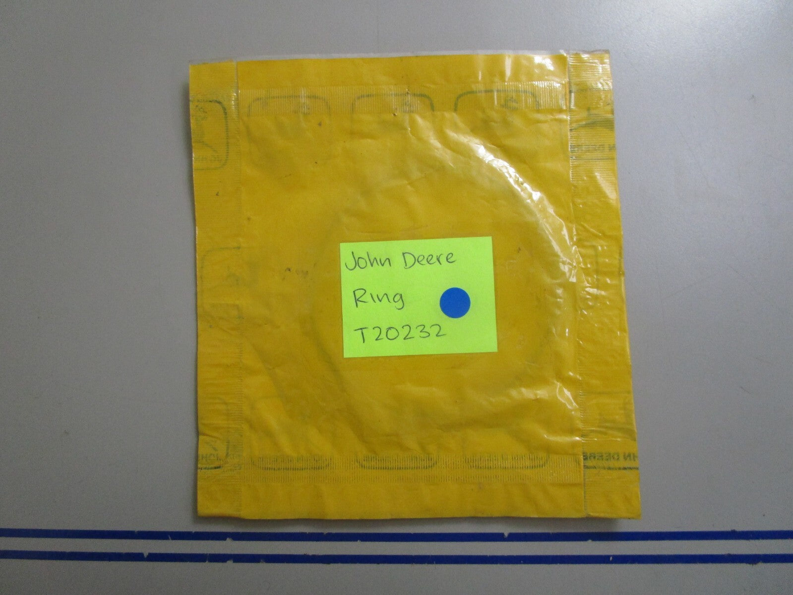 *NEW OEM* 0810 John Deere Ring T20232