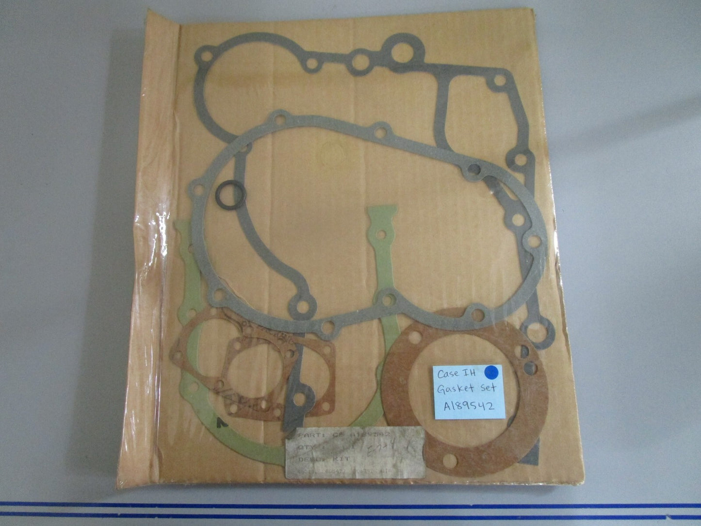 *NEW OEM* 0820 Case IH Gasket Set A189542