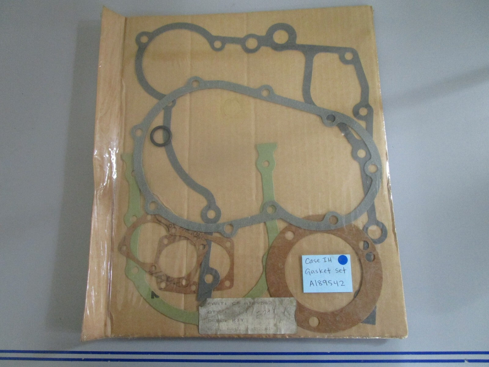 *NEW OEM* 0820 Case IH Gasket Set A189542