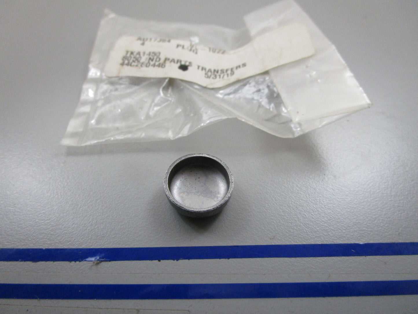 *NEW OEM* 0810 CAT Plug 0L-1022