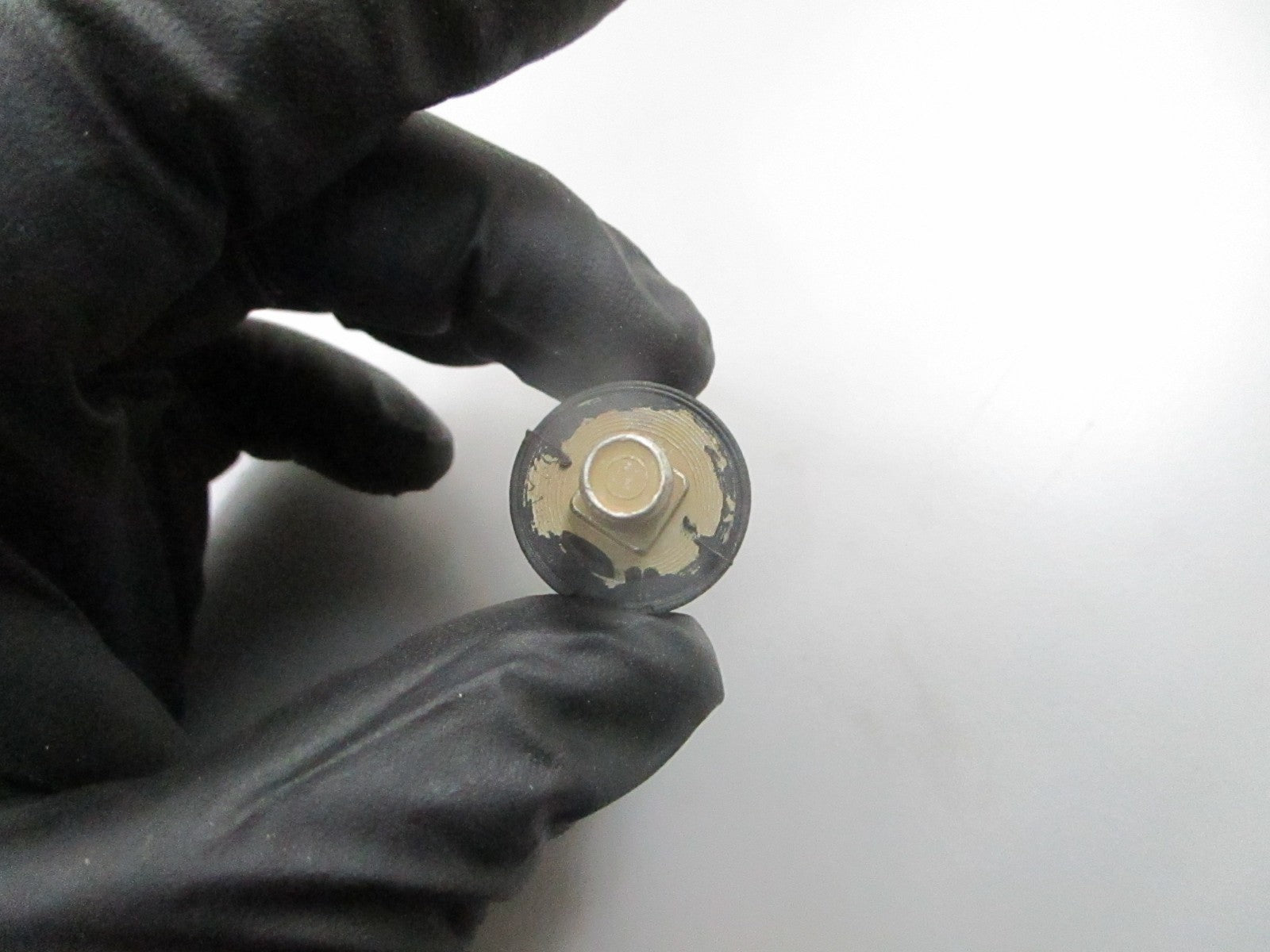 *NEW OEM* 0810 OMC Johnson Evinrude Rubber Mount 379061 0379061