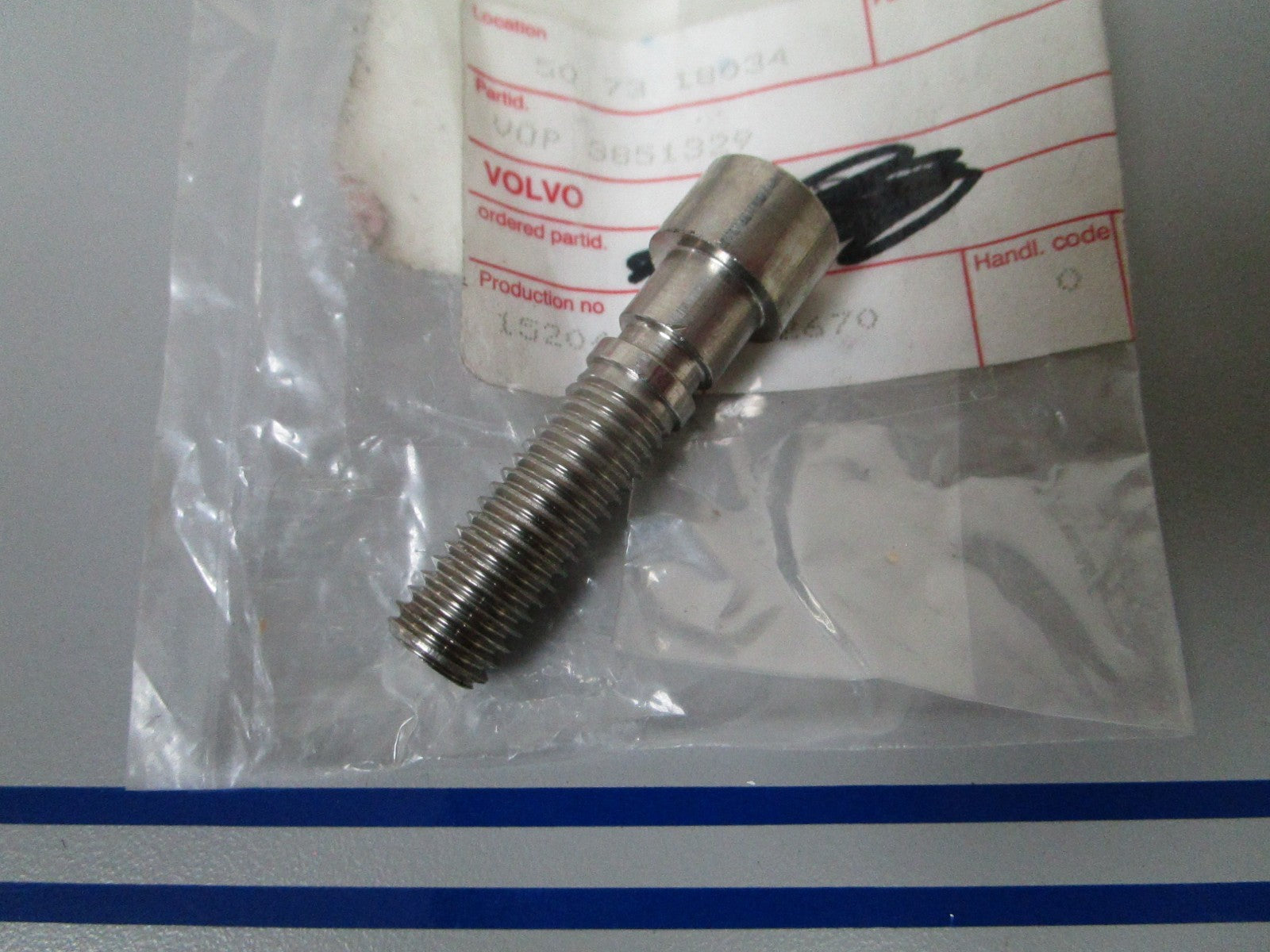 NEW OEM 3851329 Volvo Penta Drain Screw 0720