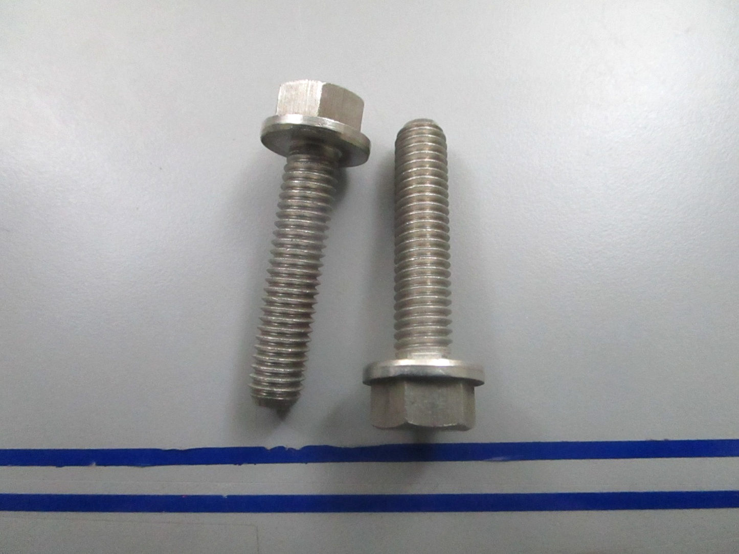 *NEW OEM* (LOT OF 2) 0810 OMC Johnson Evinrude Screw 3853262