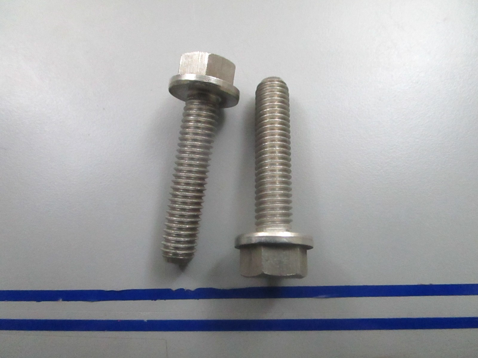 *NEW OEM* (LOT OF 2) 0810 OMC Johnson Evinrude Screw 3853262
