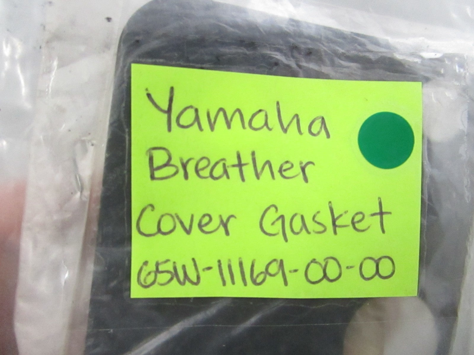 NEW OEM 65W-11169-00-00 Yamaha Breather Cover Gasket 0810