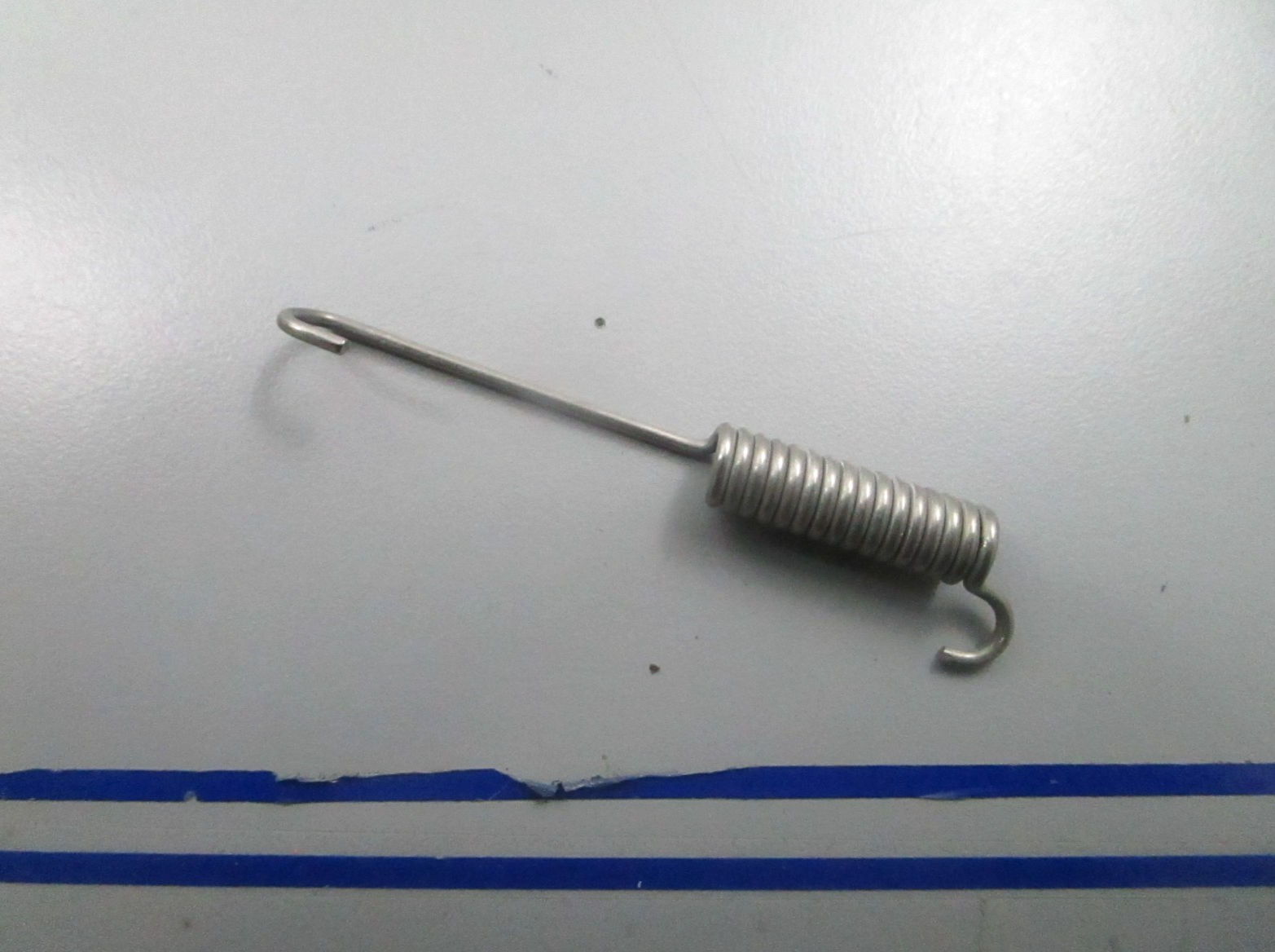 *NEW OEM* 0810 OMC Johnson Evinrude Trail Lock Spring 323142 0323142