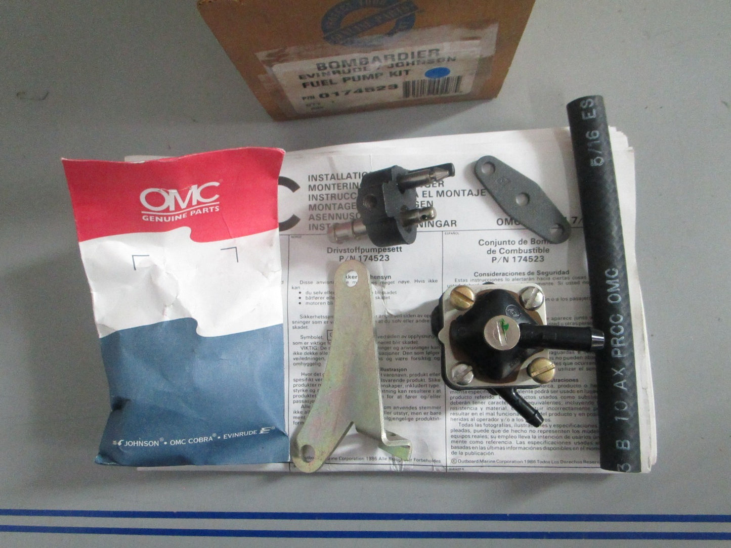 NEW OEM 174523 0174523 OMC Johnson Evinrude Fuel Pump Kit 0820