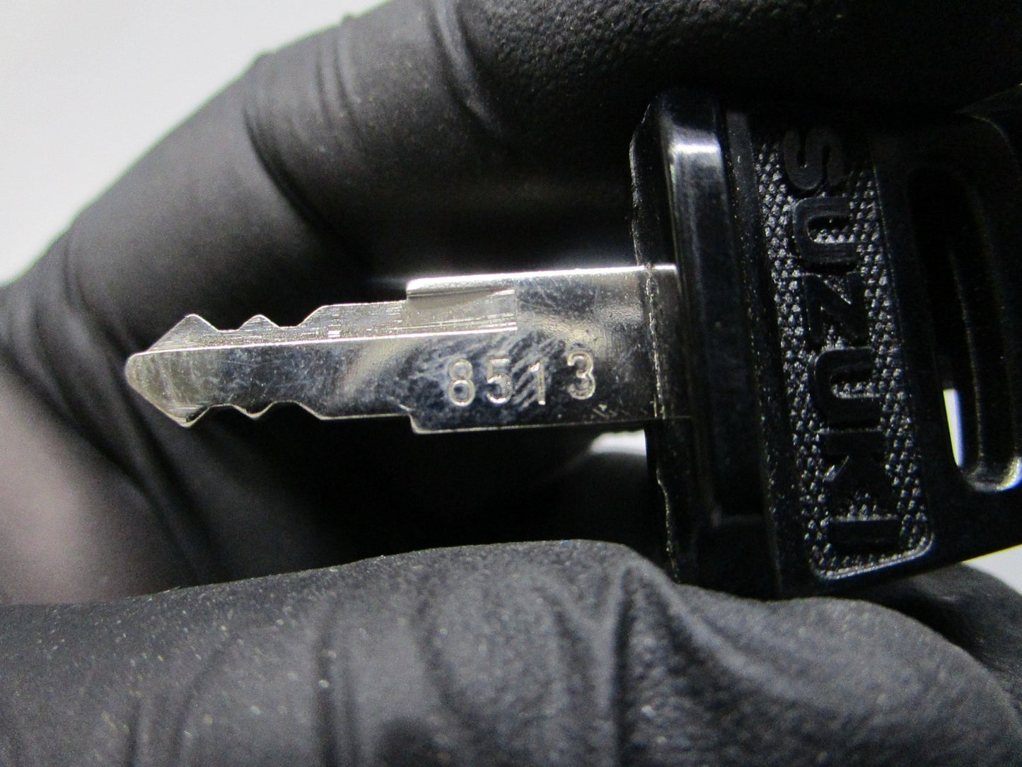 *NEW OEM* 0810 Suzuki (8518) Ignition Key 37141-93320