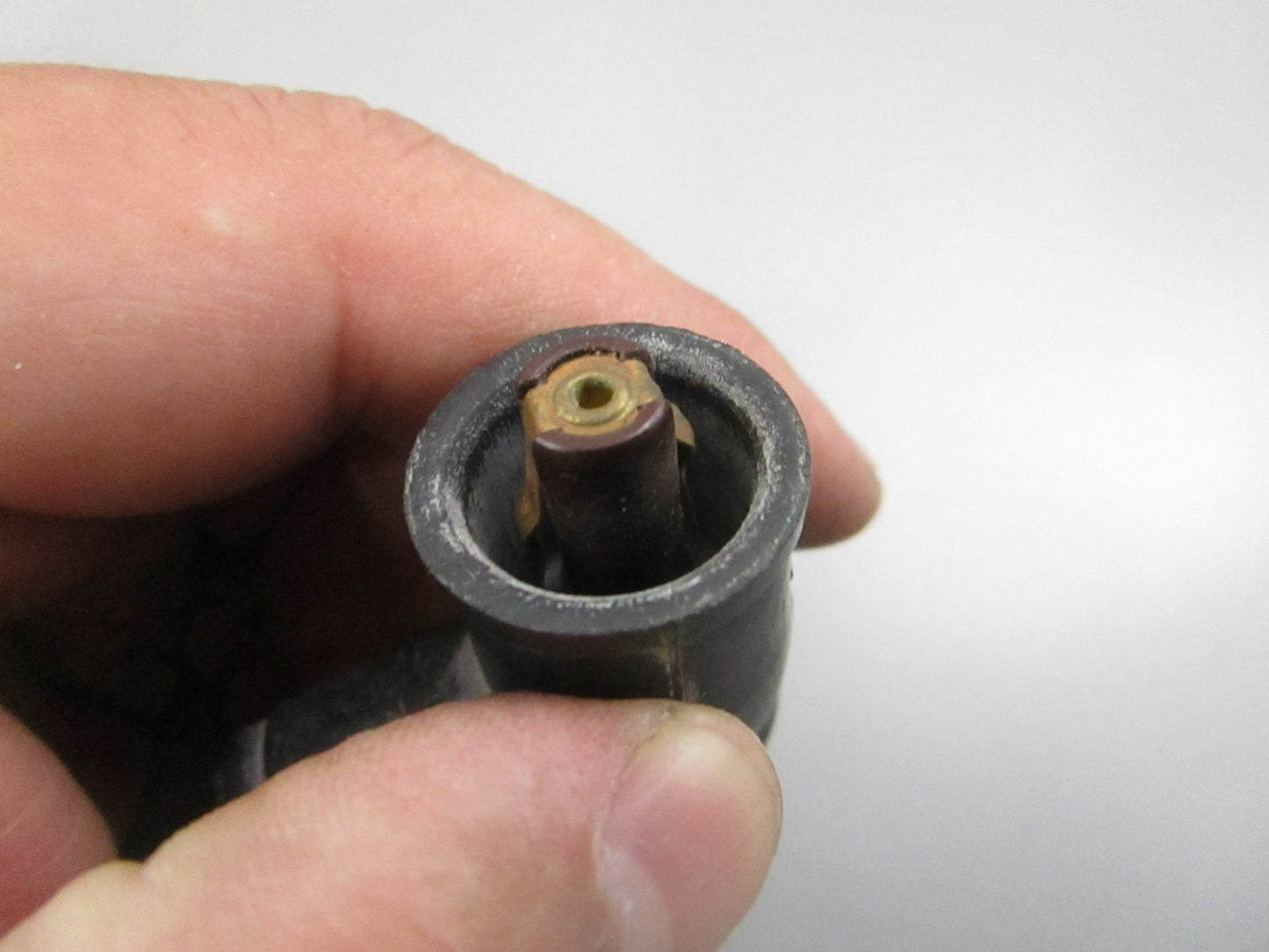 NEW OEM 0001564510 Mercedes-Benz Spark Plug Distributor 0810
